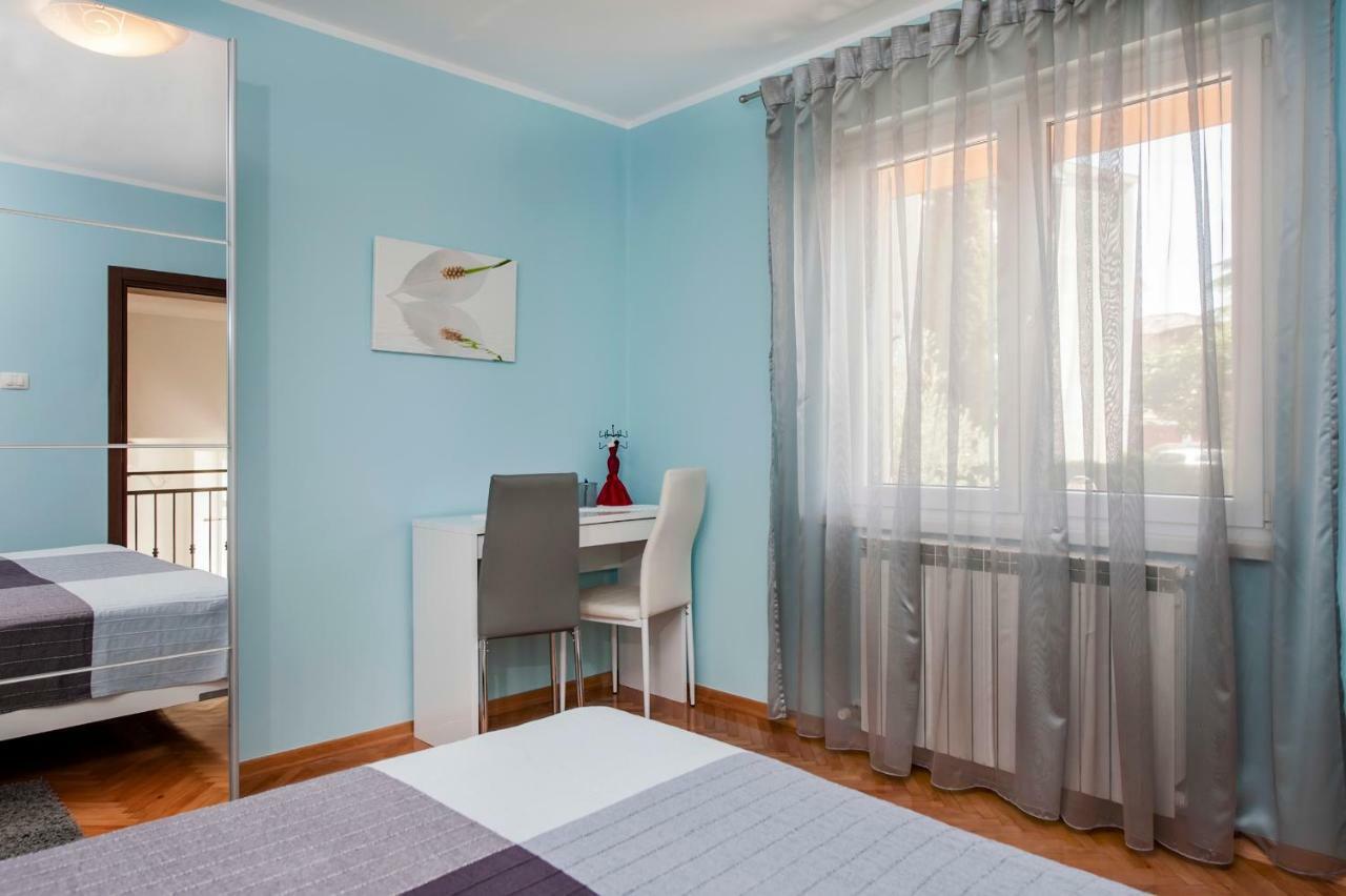 Apartment Anastasia Ровин Екстериор снимка
