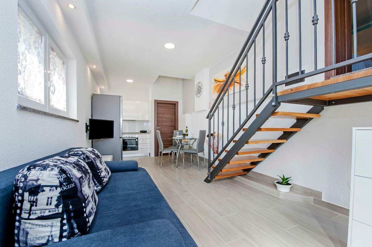 Apartment Anastasia Ровин Екстериор снимка