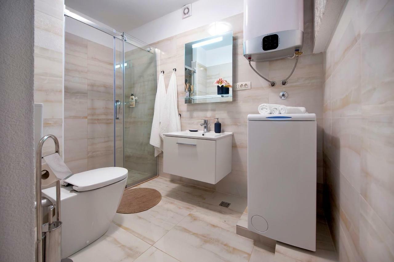 Apartment Anastasia Ровин Екстериор снимка