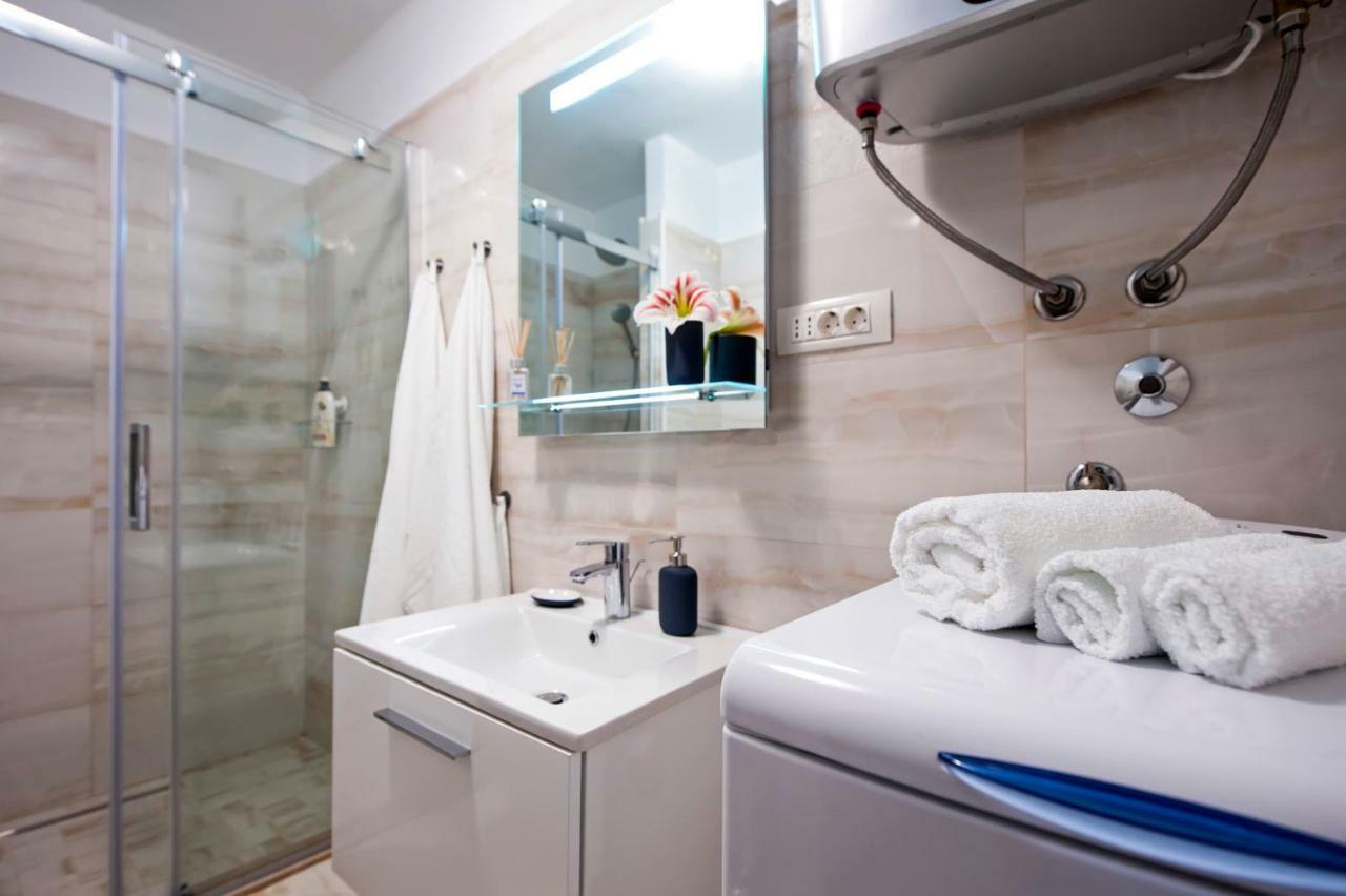 Apartment Anastasia Ровин Екстериор снимка