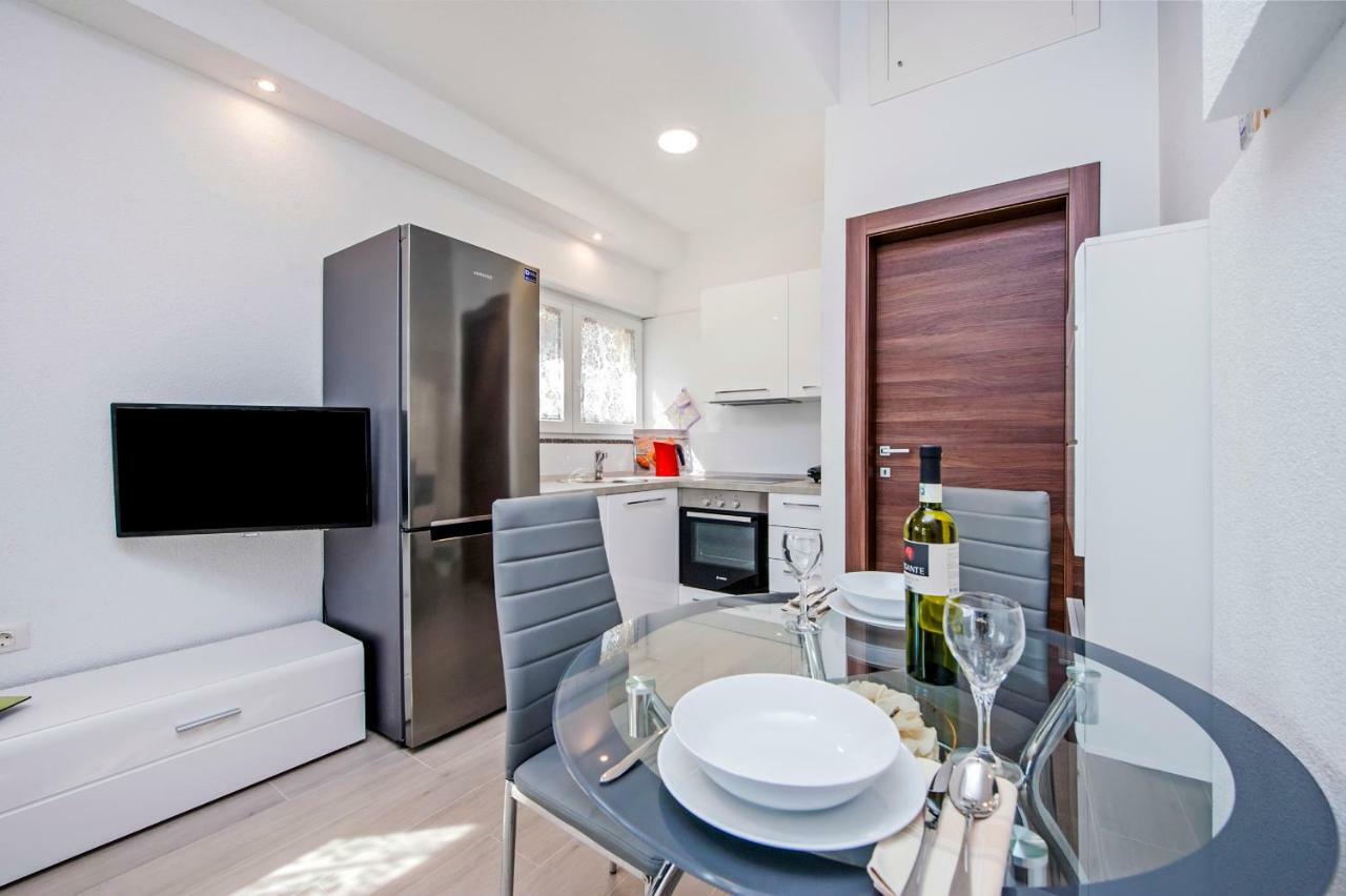 Apartment Anastasia Ровин Екстериор снимка